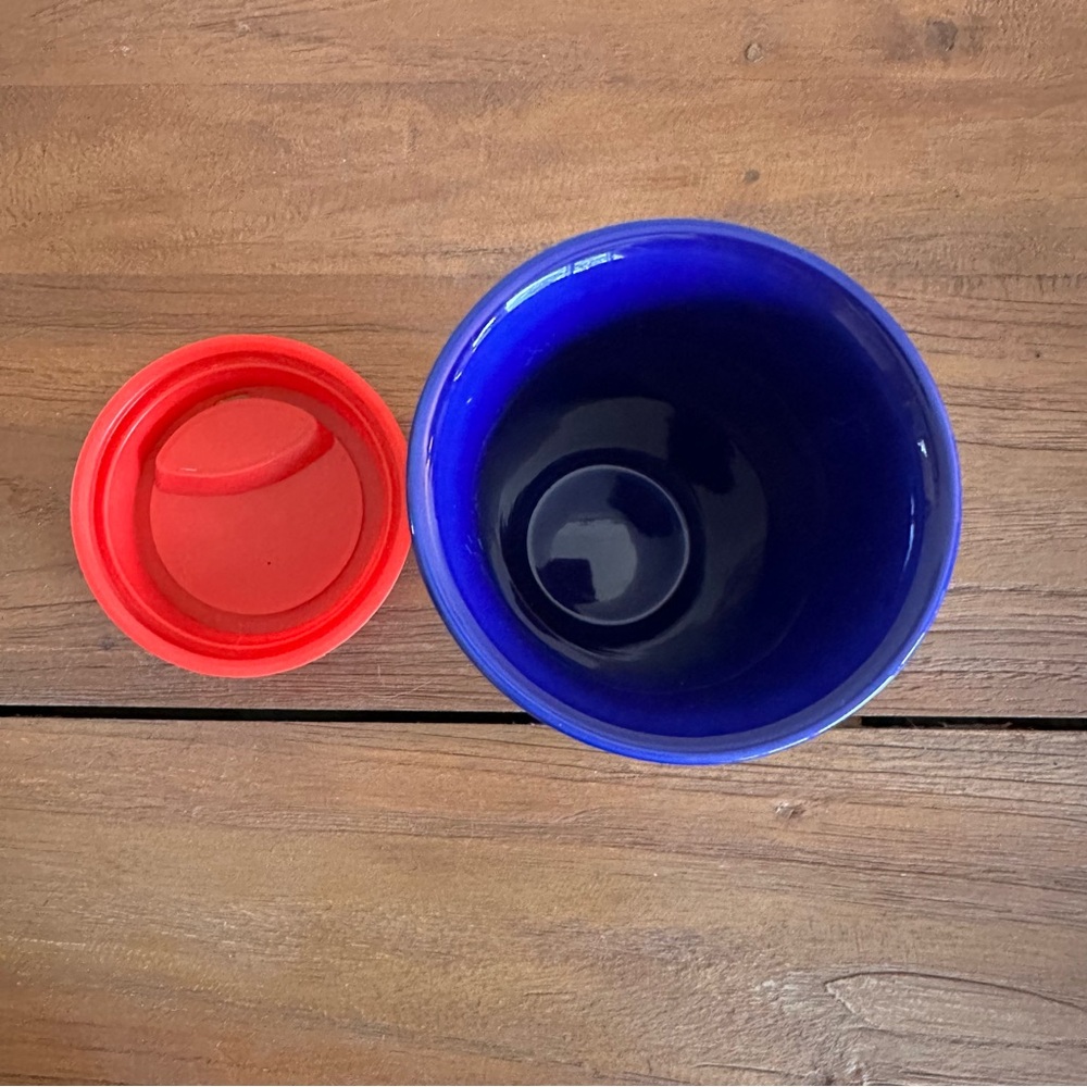 Ceramic Superman Tumbler with Silicone Lid - Picture 5 of 8